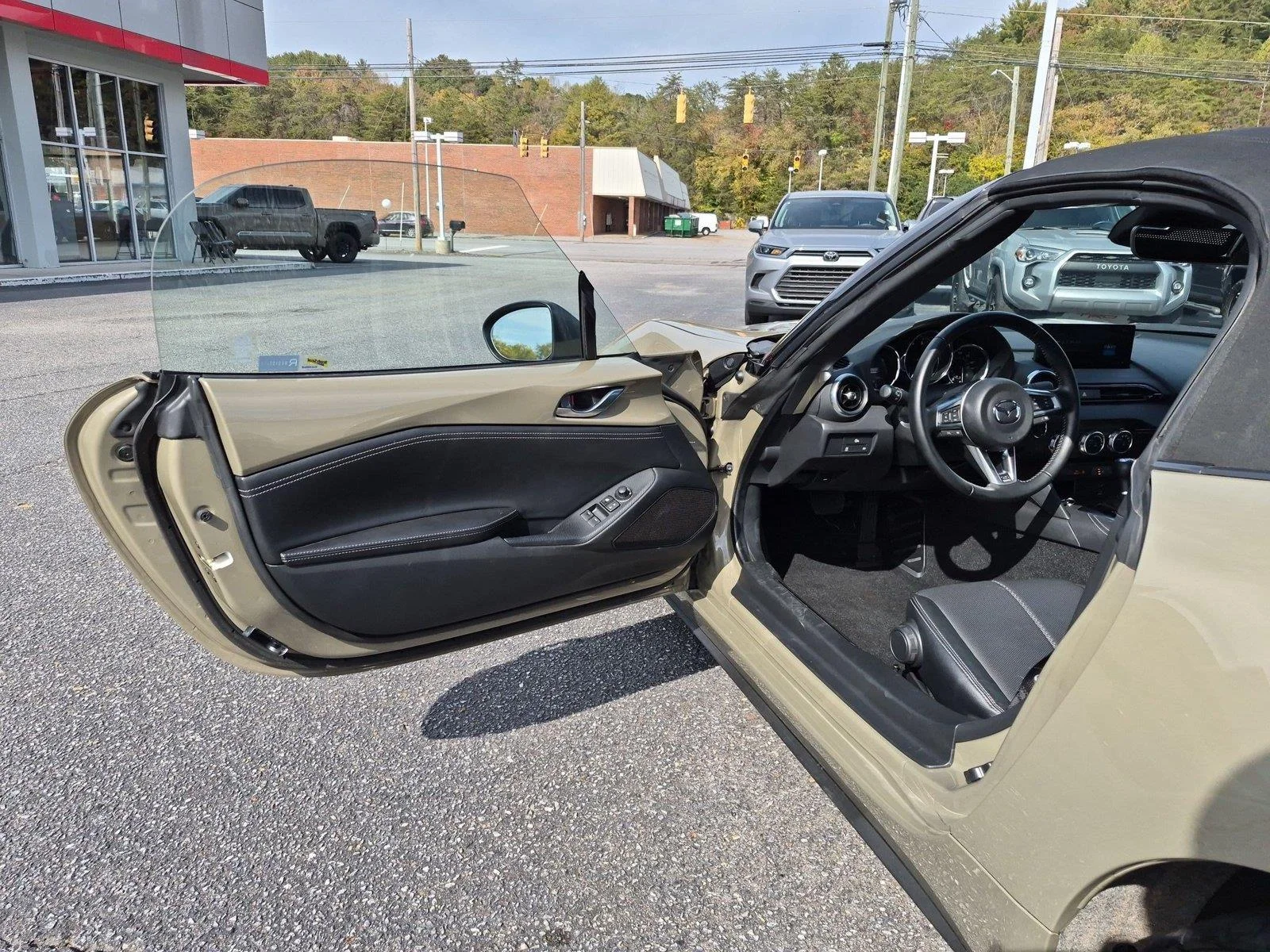 Used 2024  MAZDA GRNDTR image 14