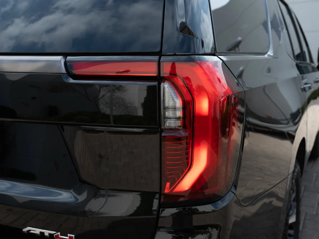 Used 2025 Onyx Black GMC AT4 Ultimate image 9