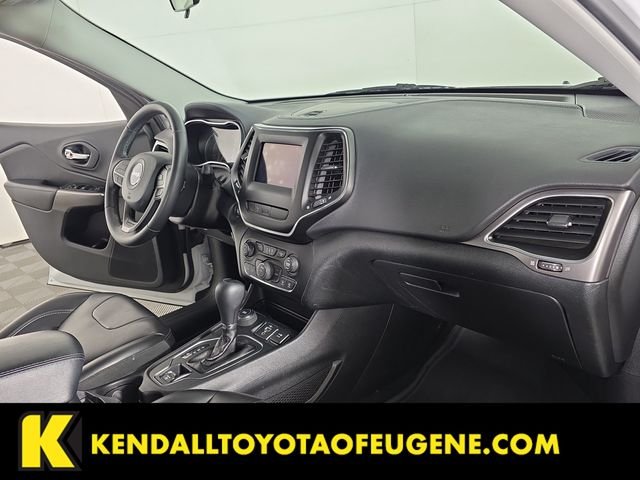 Used 2019 White Jeep Latitude Plus image 29