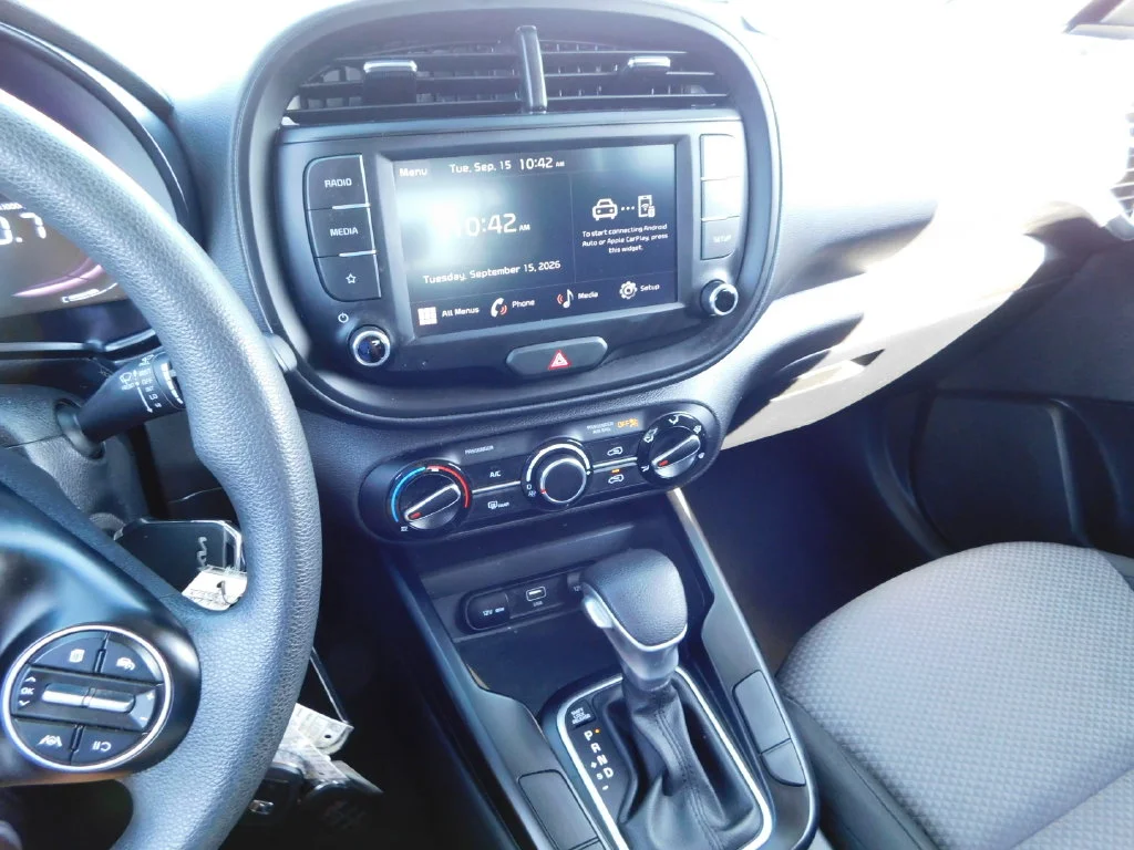 Used 2025 White Kia LX image 32
