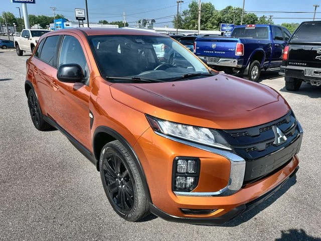 Used 2022  Mitsubishi  image 11