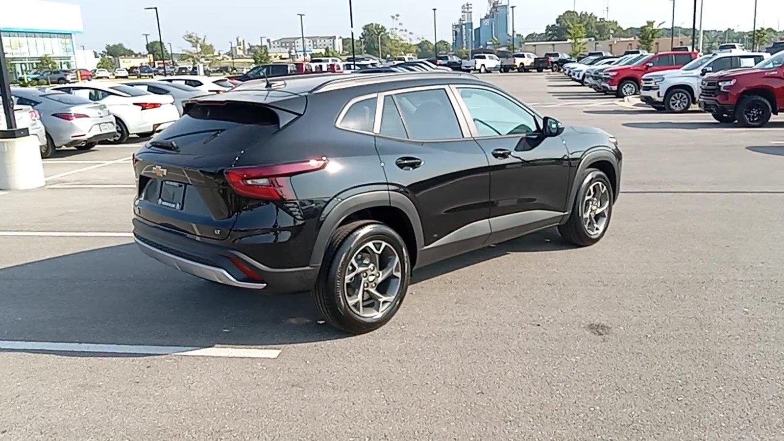 2026 Chevrolet Trax LT - Photo 8