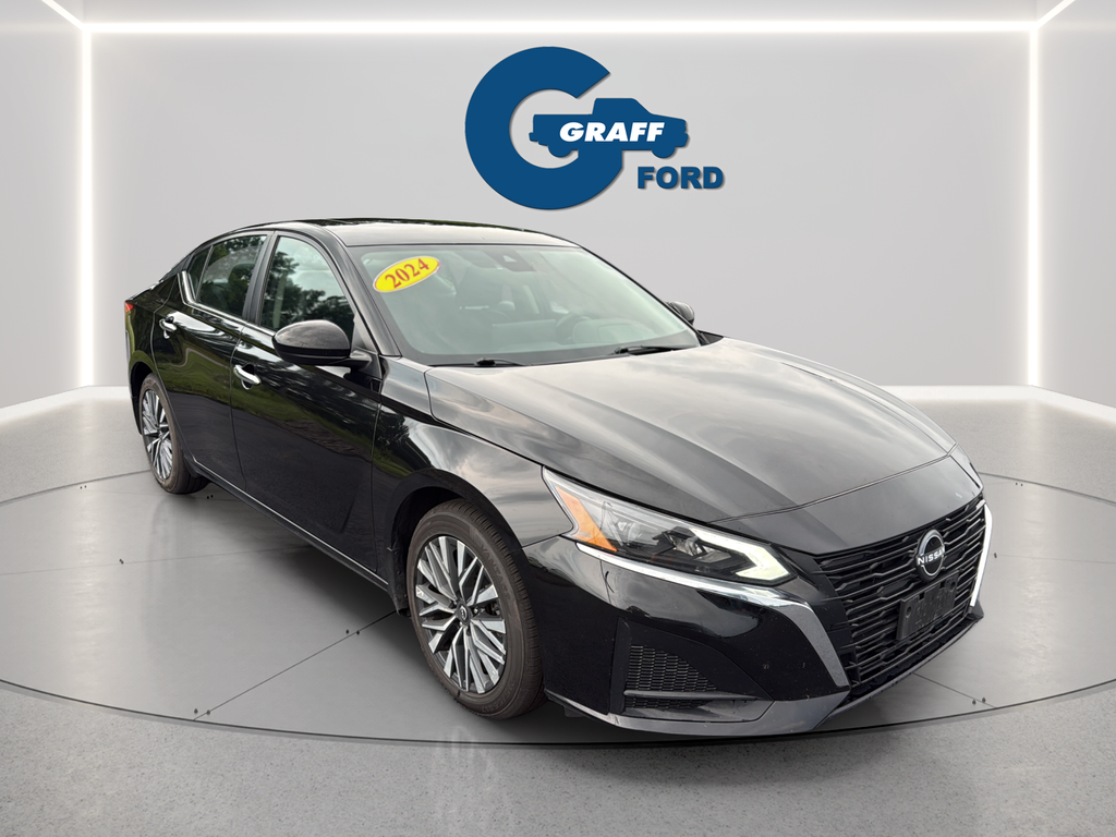 Used 2024 Black Nissan 2.5 SV image 3
