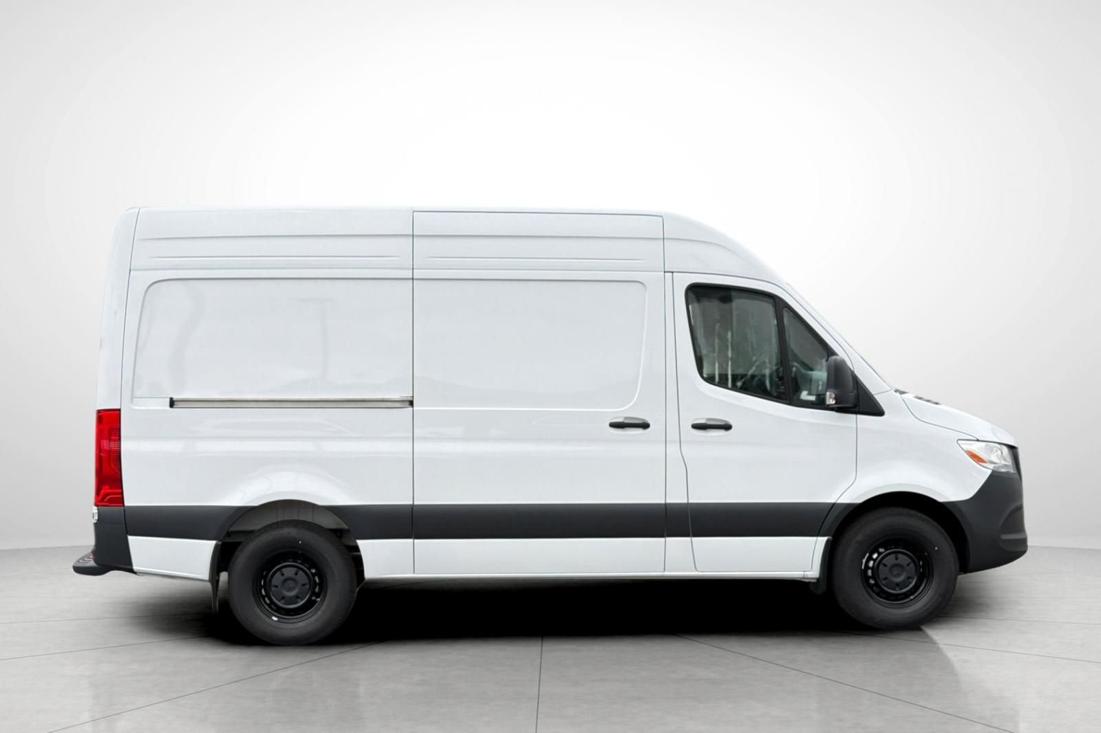 New 2026 Arctic White Mercedes-Benz Cargo 144 WB image 27