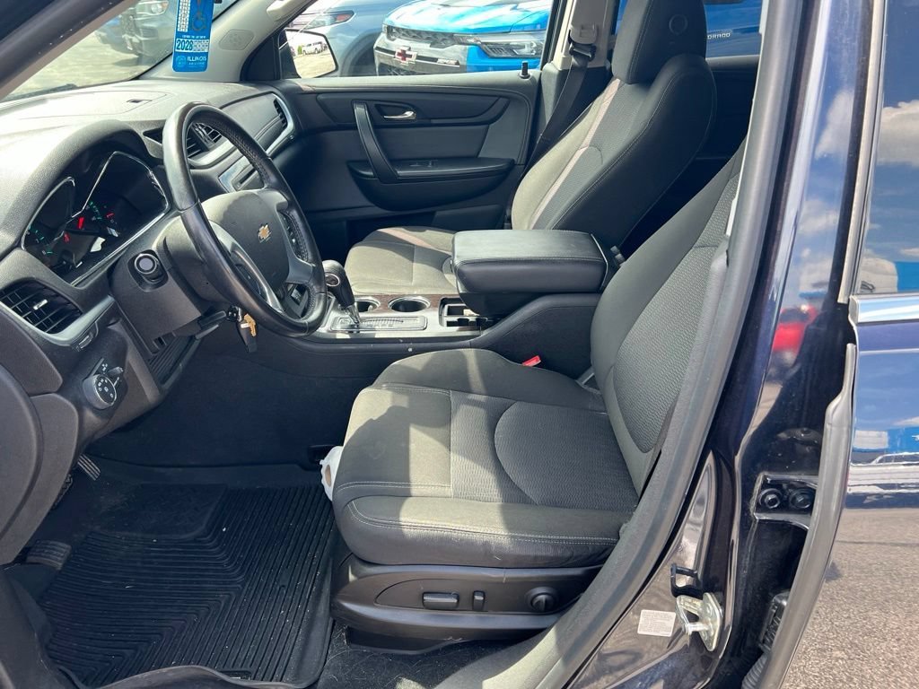 Used 2016 Chevrolet Traverse 1LT with VIN 1GNKRGKD6GJ289582 for sale in Bloomington, IL