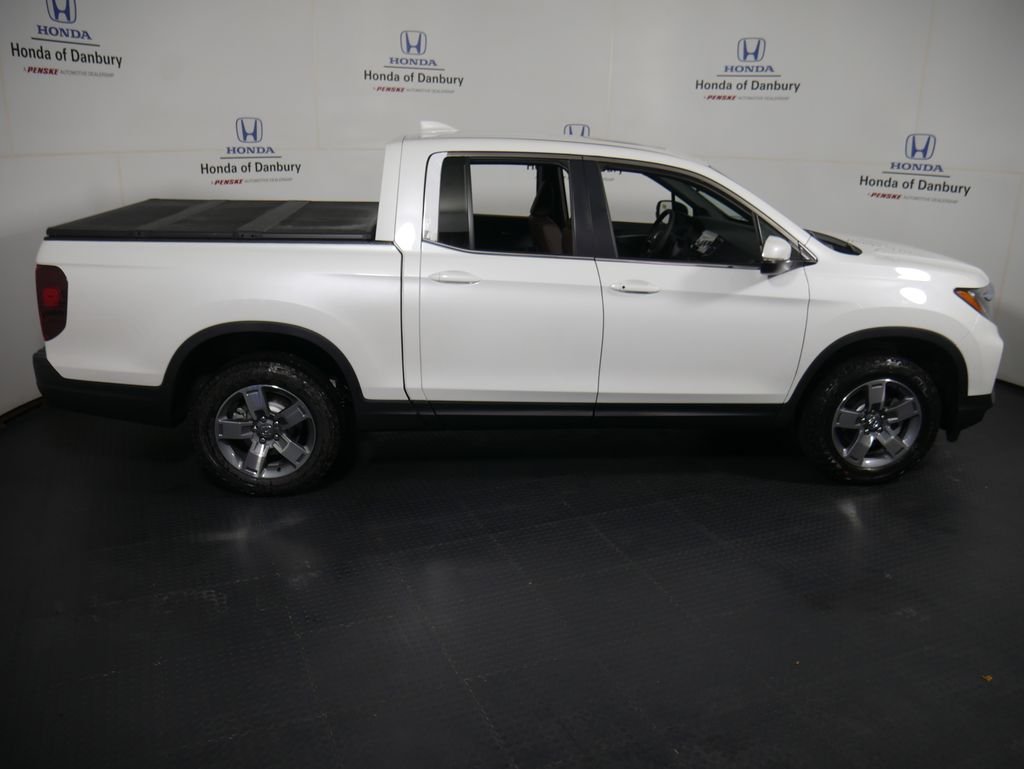 New 2026 Platinum White Pearl Honda RTL image 3