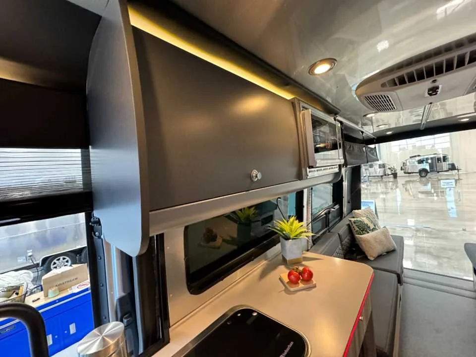 Used 2024 SILVER AIRSTREAM  image 31