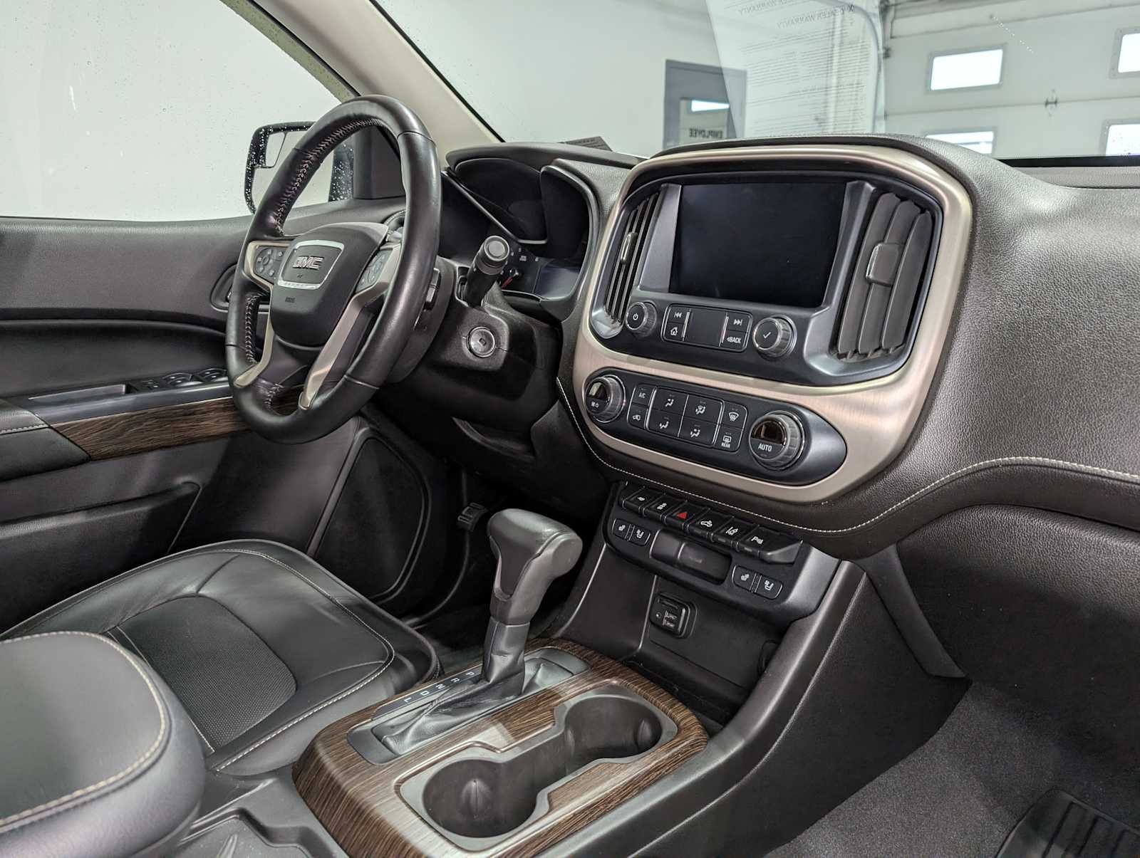 Used 2019 Onyx Black GMC 4WD Denali image 44