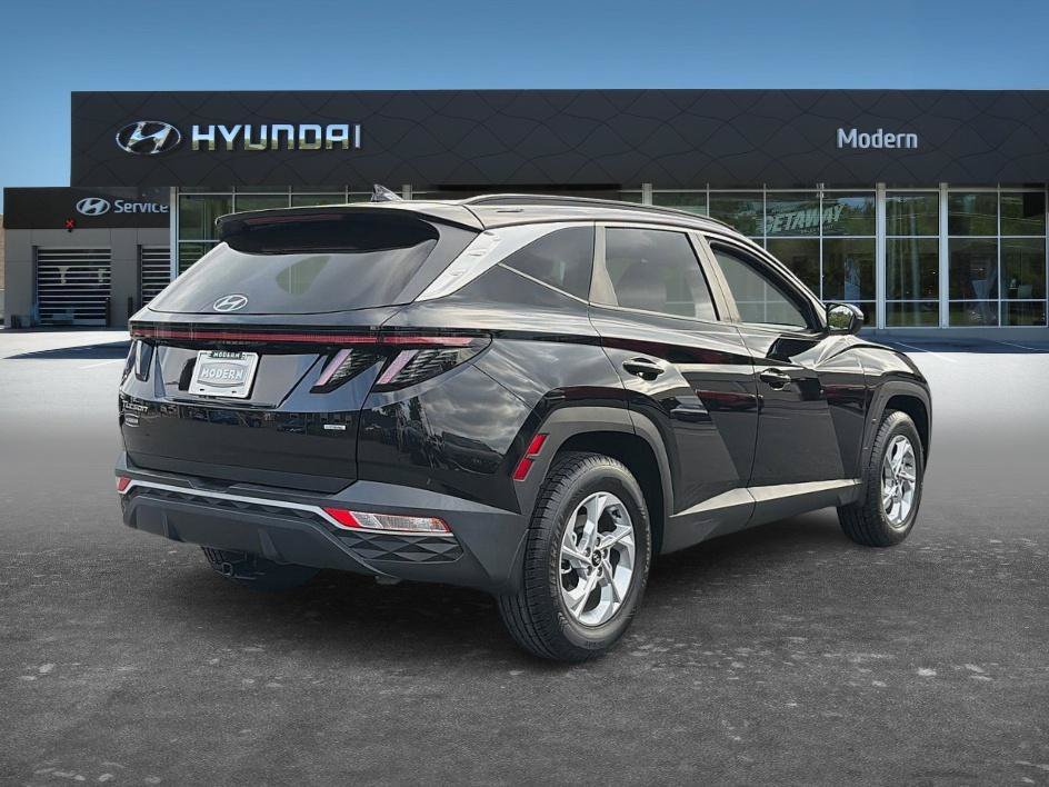 Used 2022 Phantom Black Hyundai SEL image 4