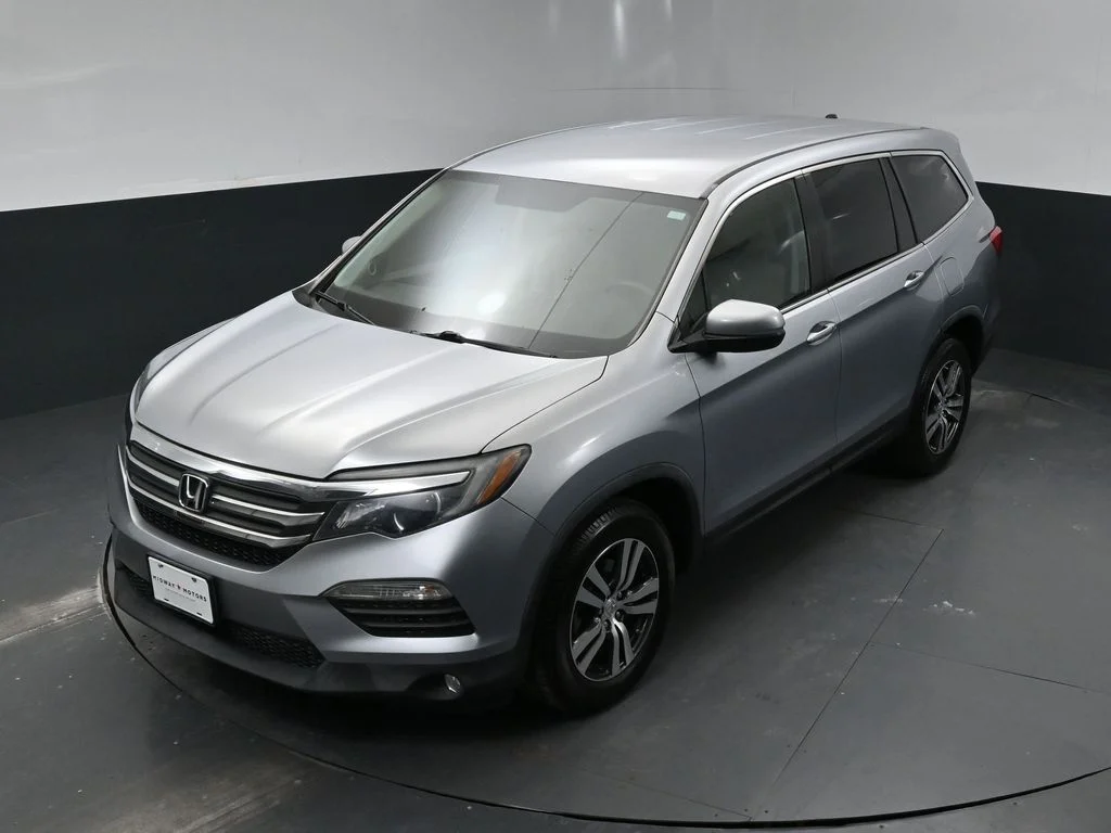Used 2017 Silver Honda EX image 41