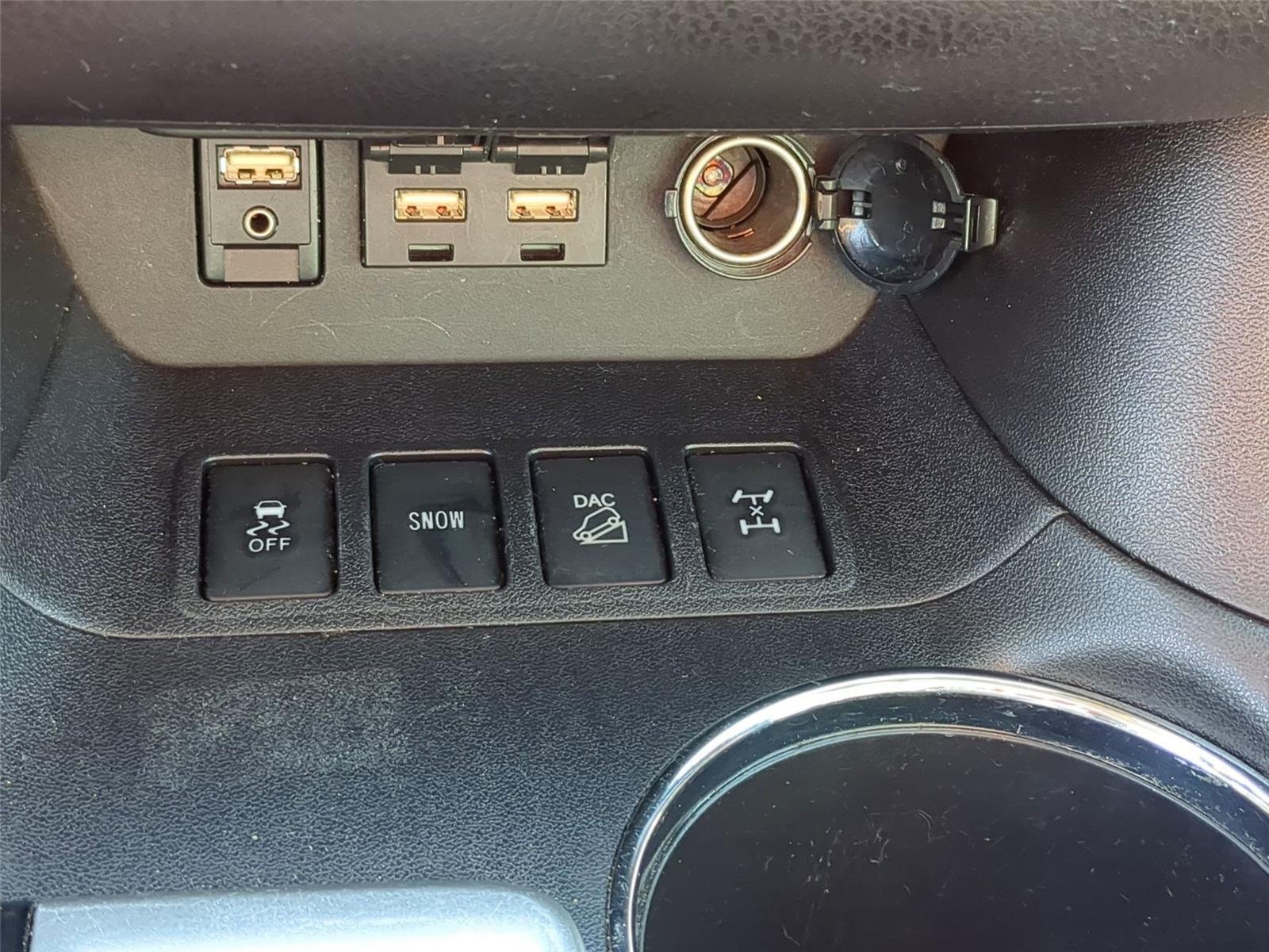 Used 2019  TOYOTA  image 27