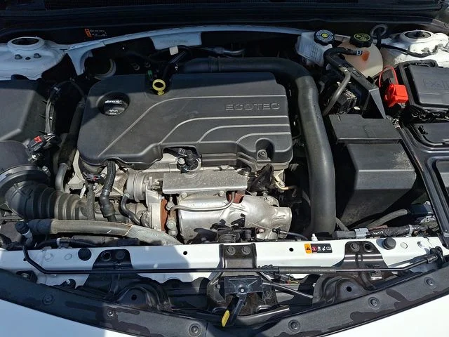 Used 2024 Summit White Chevrolet LT image 28