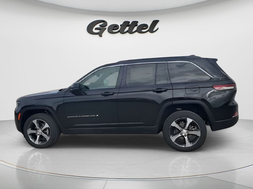 New 2026 Diamond Black Crystal Pearl-Coat Exterior Paint Jeep Limited image 5