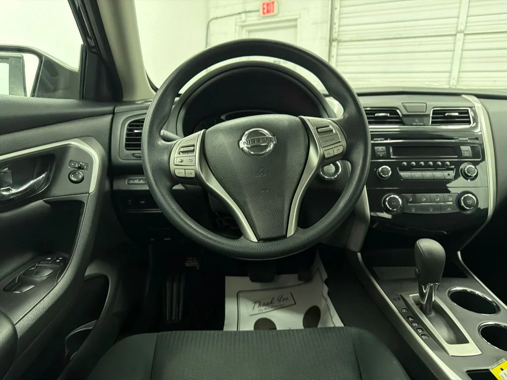 Used 2015 Blue Nissan 2.5 S image 21