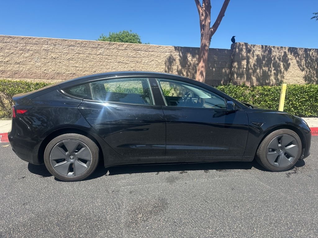 Used 2023  Tesla Base image 5