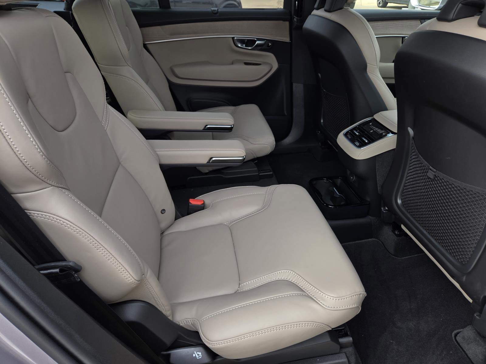 2026 Volvo XC90 Ultra - Photo 31