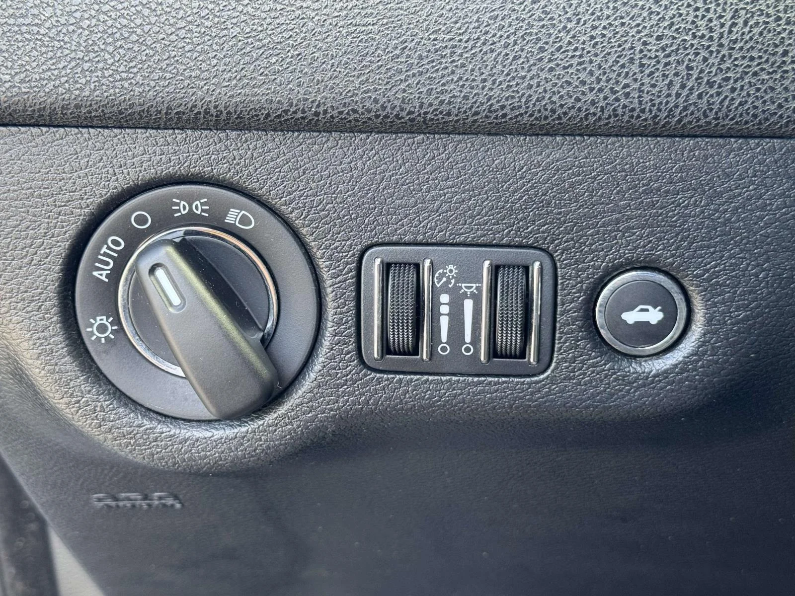 Used 2022 Gloss Black Chrysler Touring image 8