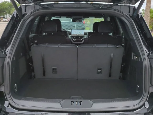 New 2026 Agate Black Metallic Ford ST-Line image 13