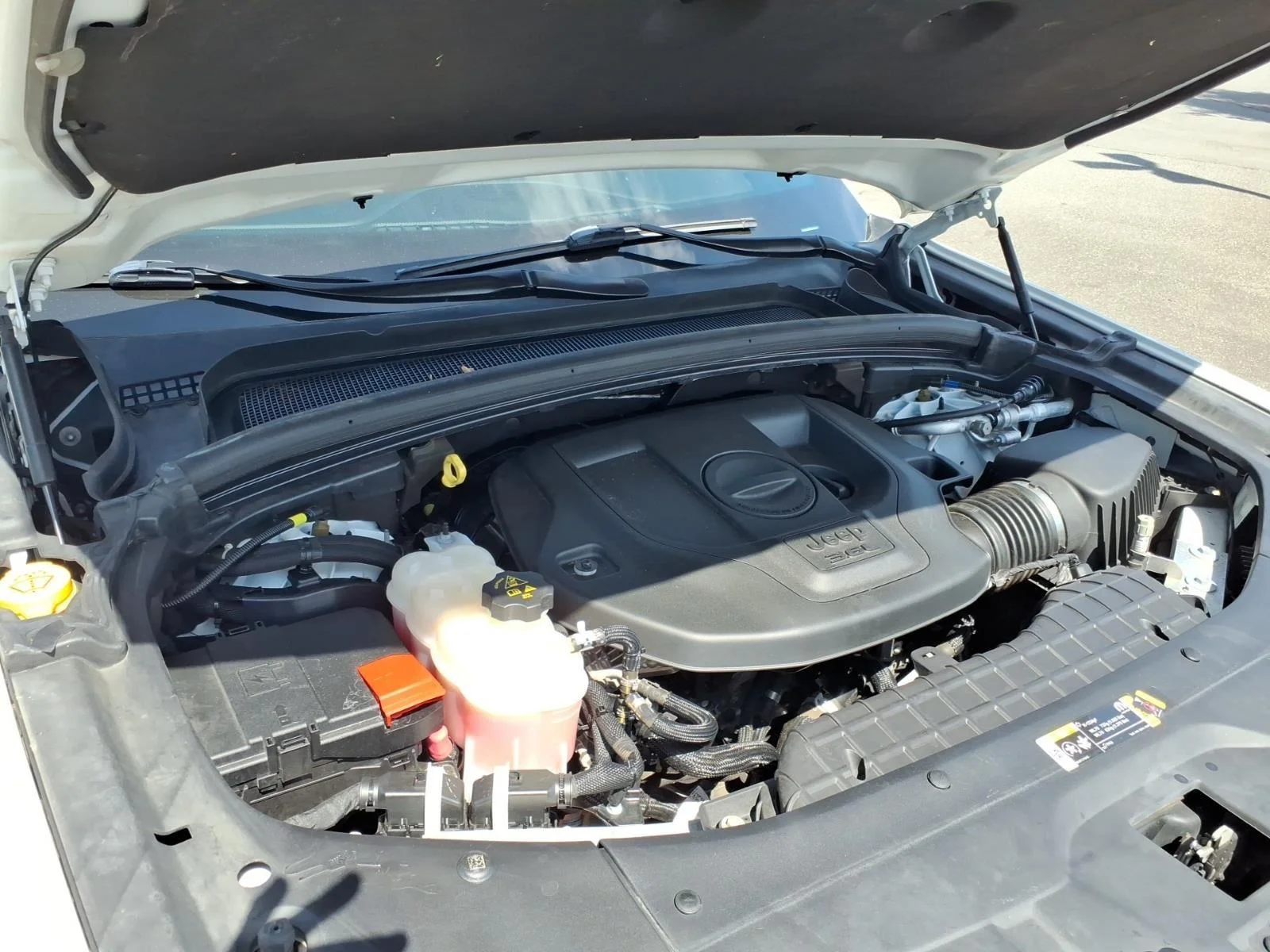 Used 2023 Bright White Clearcoat Jeep Overland image 31