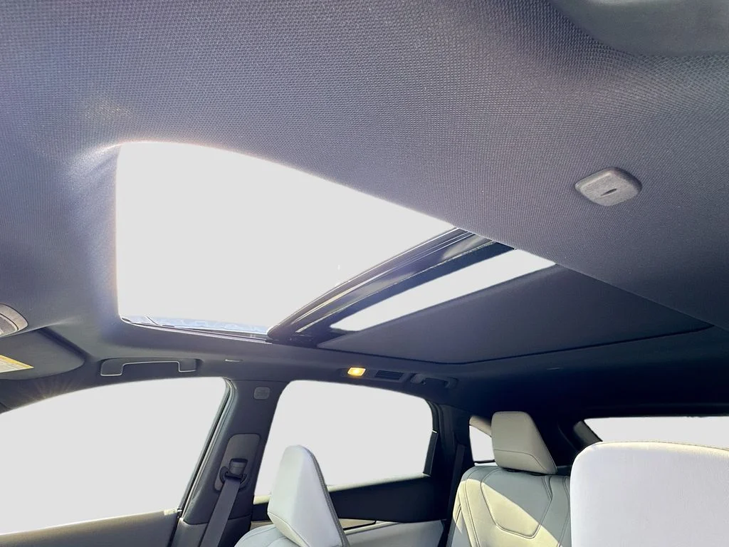 New 2027 RADIANT WHITE INFINITI Luxe AWD image 22