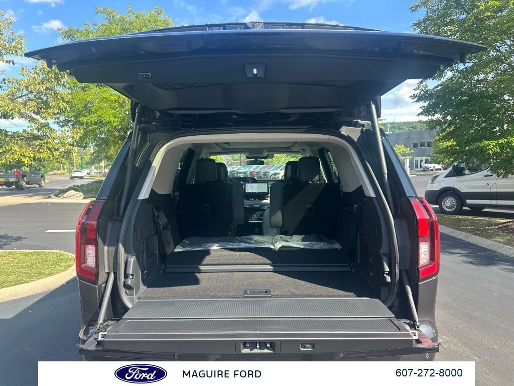 New 2027 Dark Matter Gray Metallic Ford Active image 11