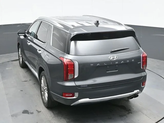 Used 2020 Green Hyundai Limited image 10