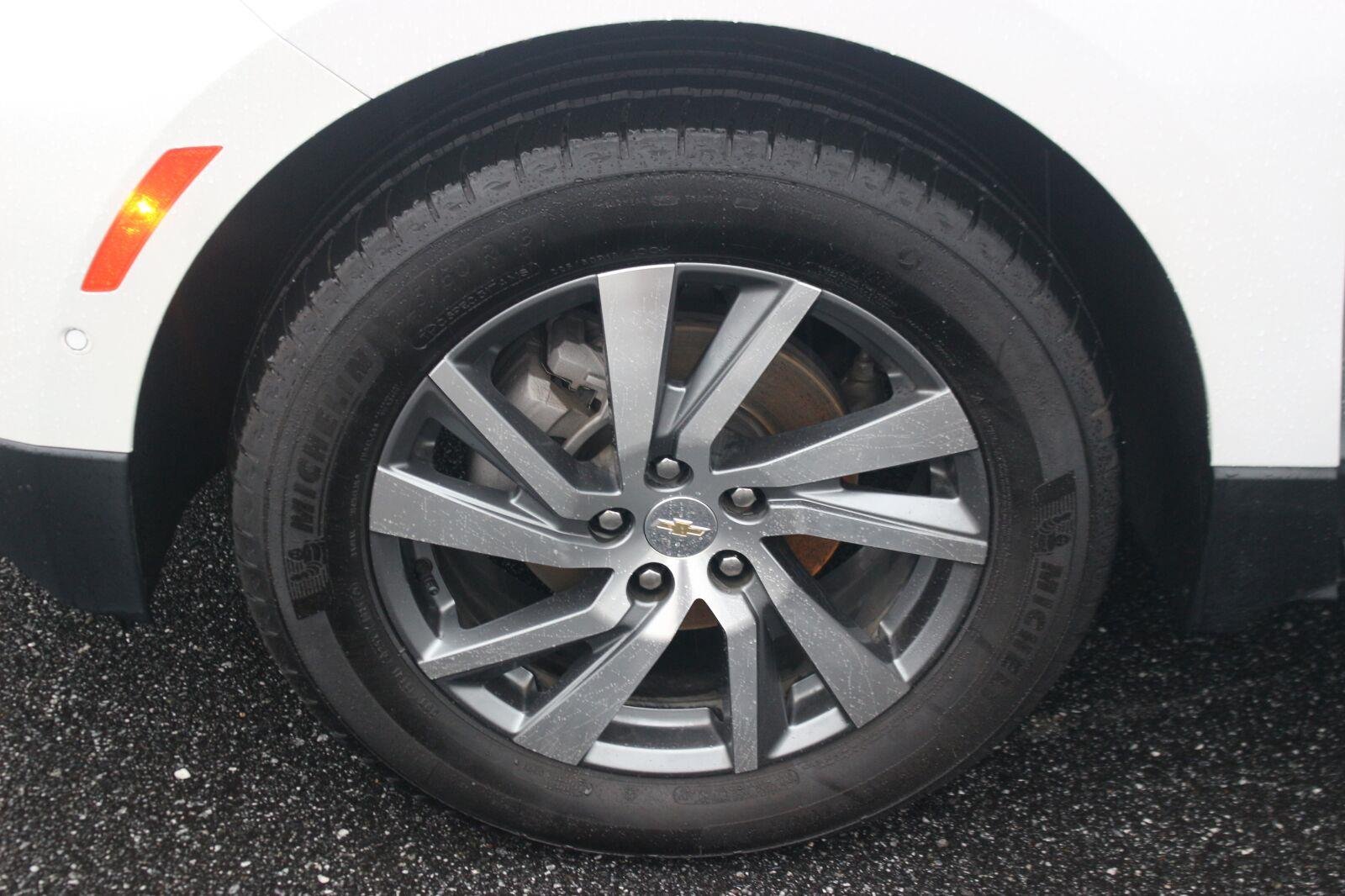 Used 2023 Iridescent Pearl Tricoat Chevrolet Premier image 43