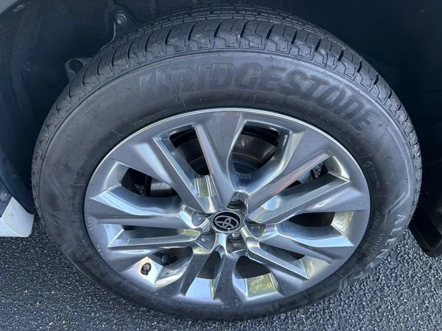 Used 2024 Off-white Toyota Limited image 20