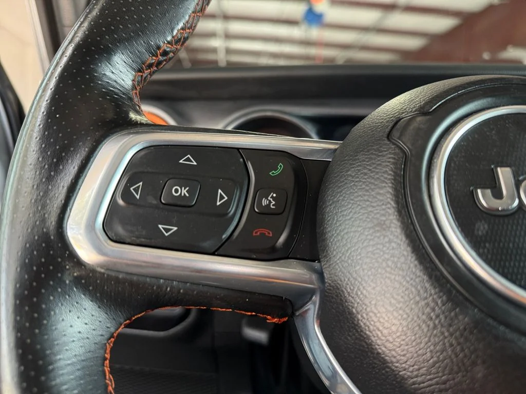 Used 2023 Silver Jeep Mojave image 24