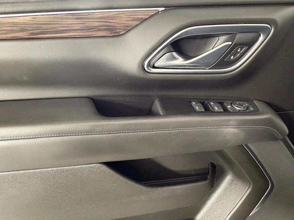 Used 2021 SUMMIT WHITE Chevrolet LS image 24