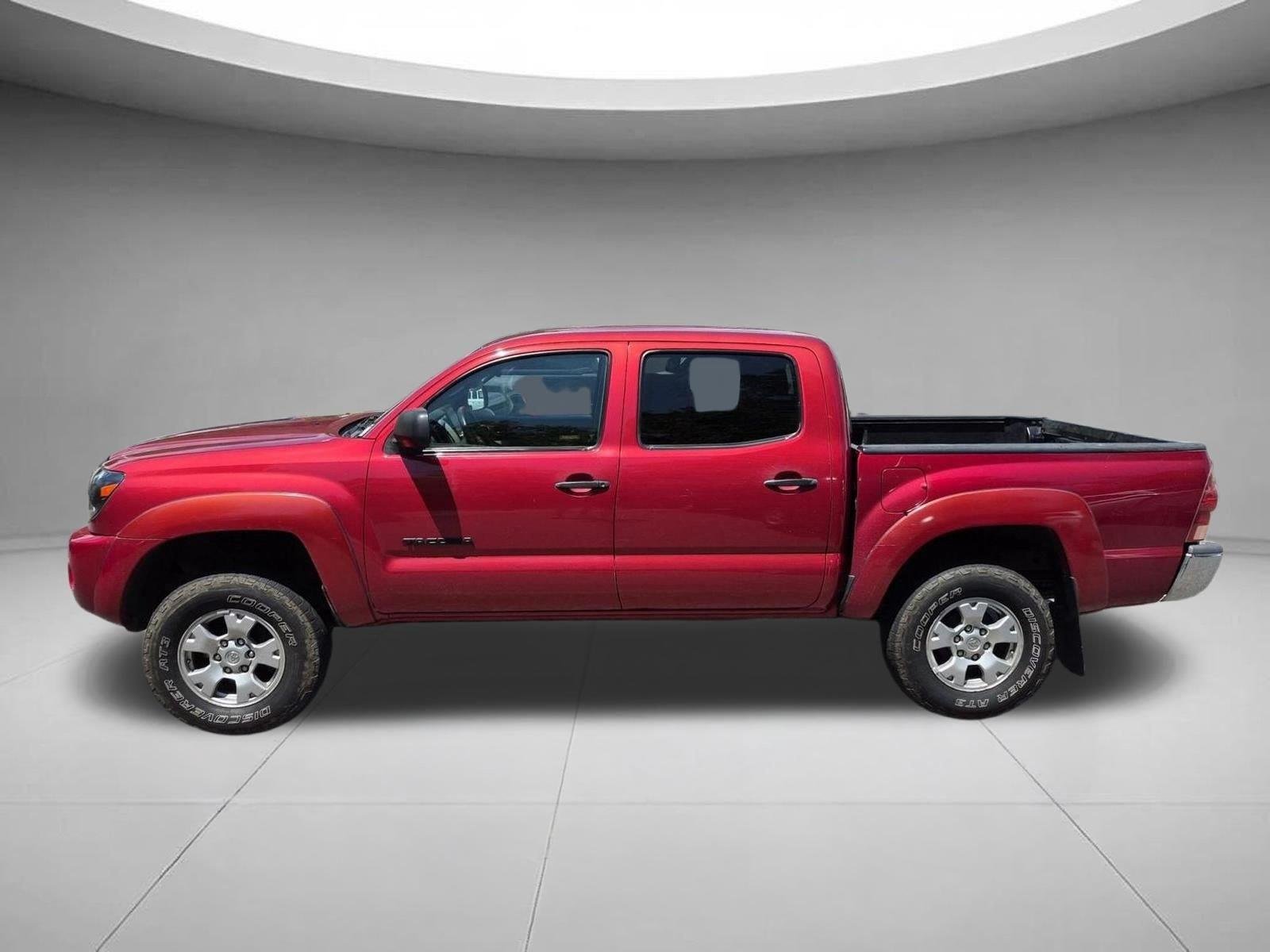 Used 2007  Toyota  image 2