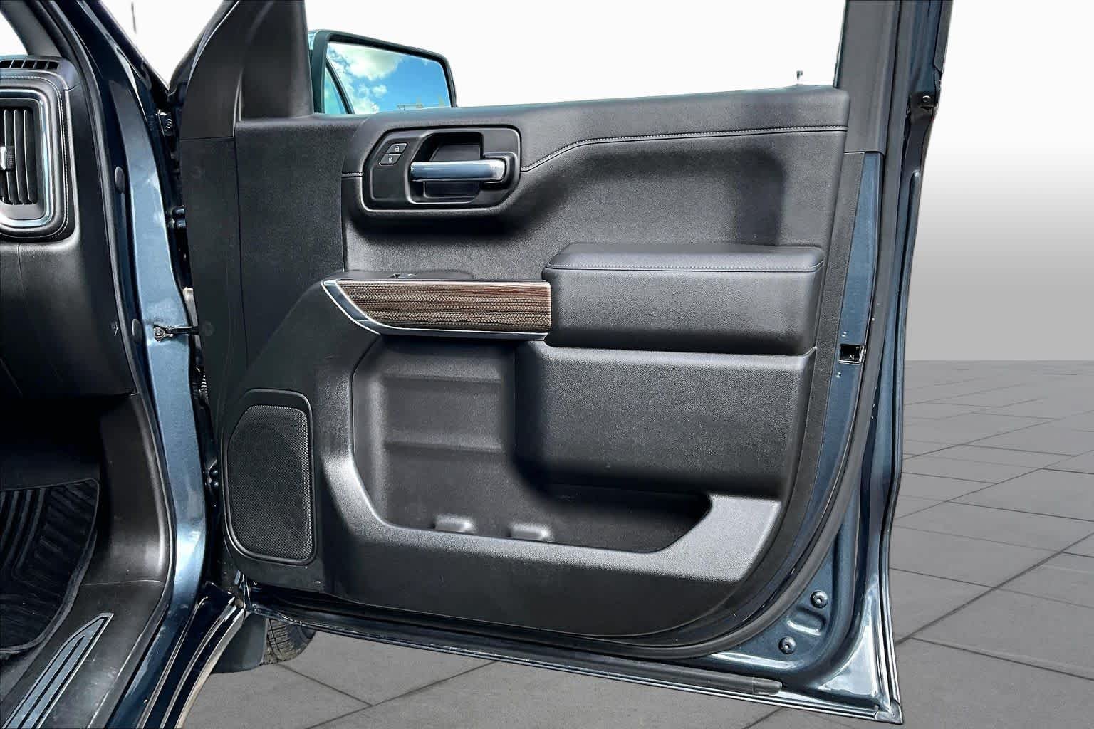 Used 2021 Shadow Gray Metallic Chevrolet LT image 23
