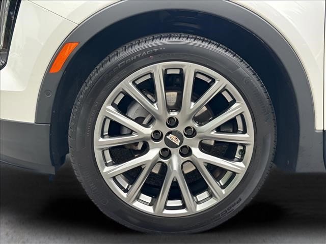 Used 2020 Crystal White Tricoat Cadillac AWD Sport image 28