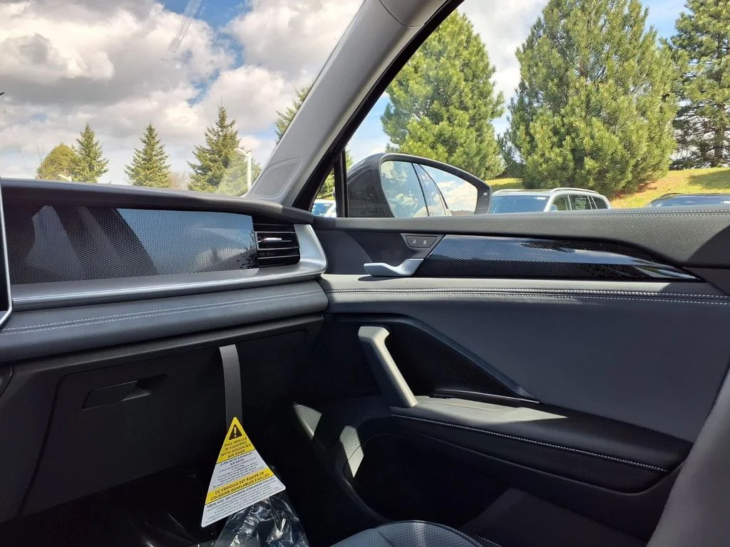 New 2026 Deep Black Pearl Volkswagen 2.0T SE image 18
