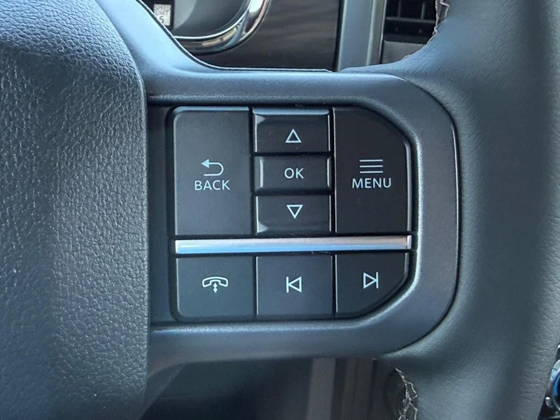 New 2026 Avalanche Ford LARIAT 4WD SuperCrew 5.5