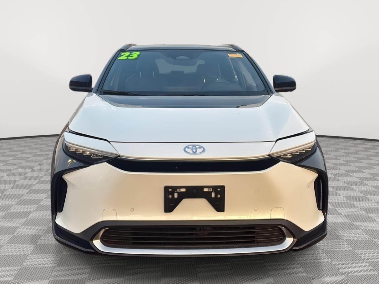 Used 2023 Wind Chill Pearl w/Black Roof Toyota Limited image 8