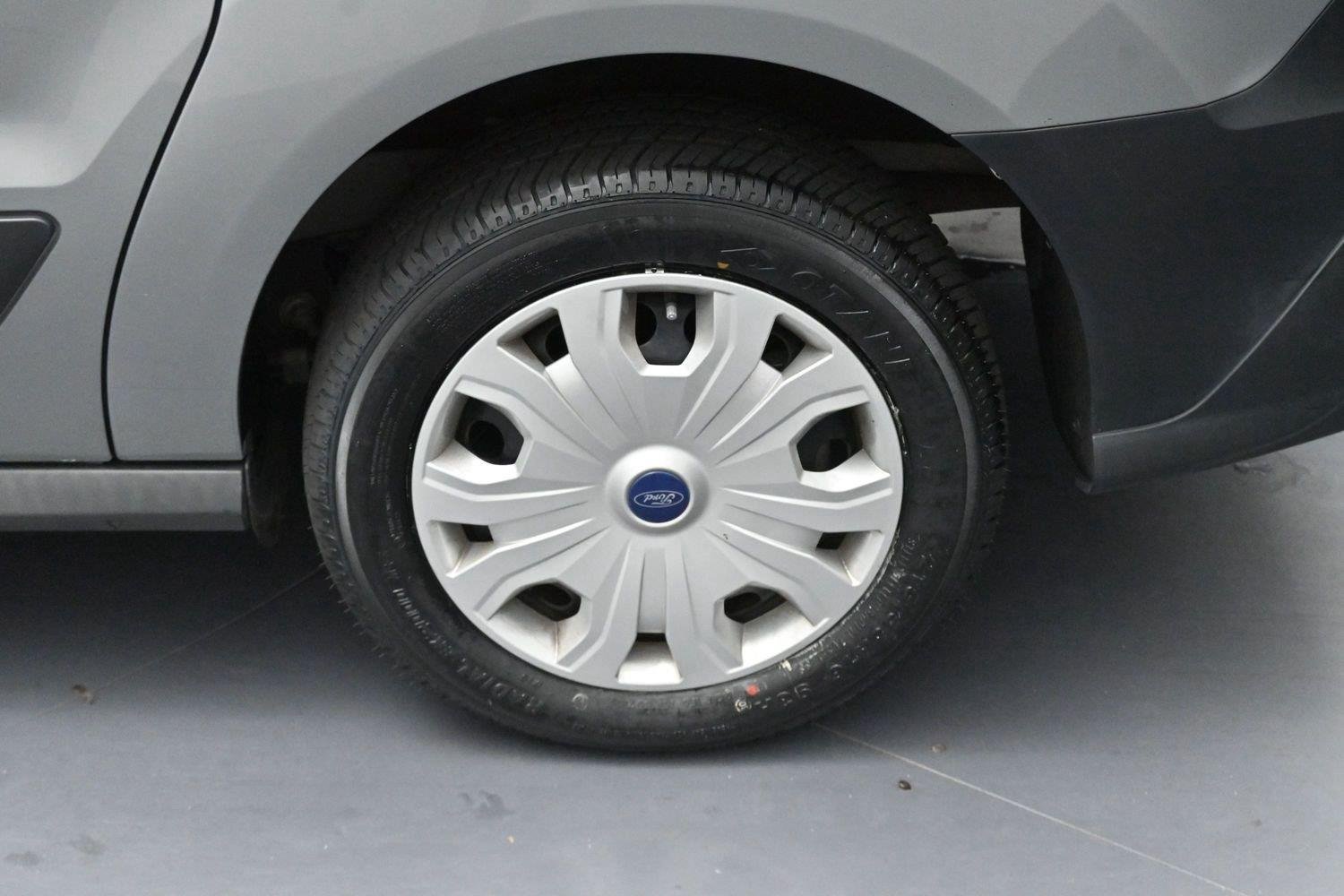 Used 2022 Solar Silver Ford XL image 30