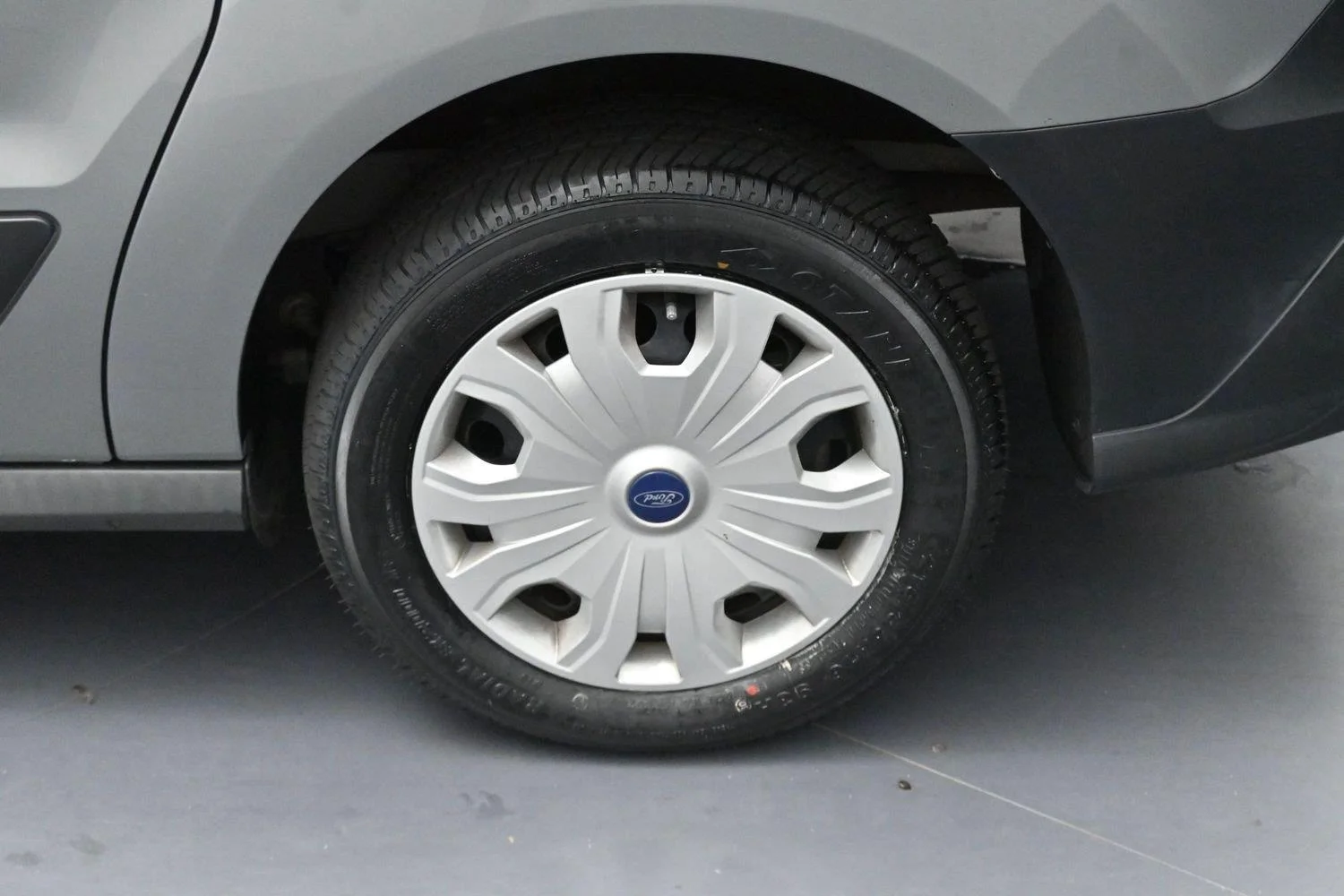 Used 2022 Solar Silver Ford XL image 30