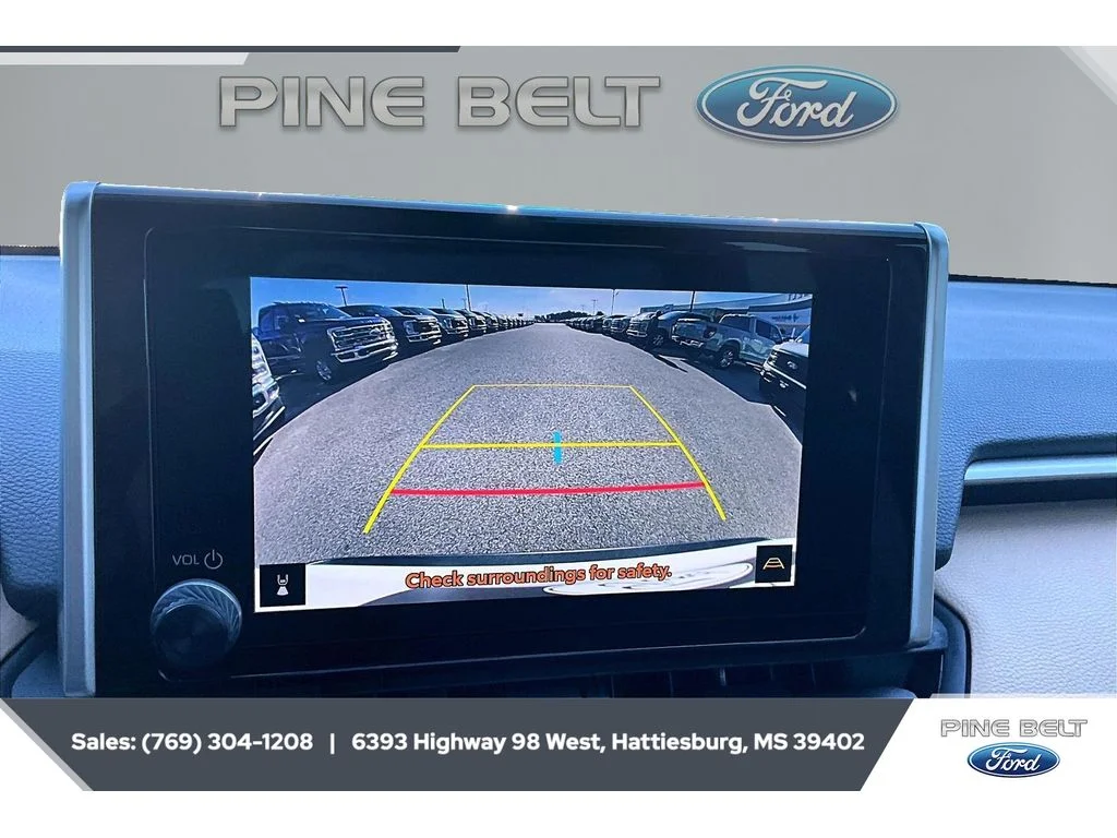 Used 2024 Ice Cap Toyota XLE image 16