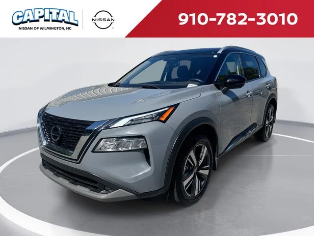 Used 2021 Gray Nissan SL image 1