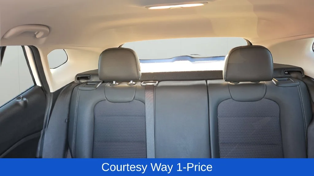 Used 2025 White Chevrolet LT image 13