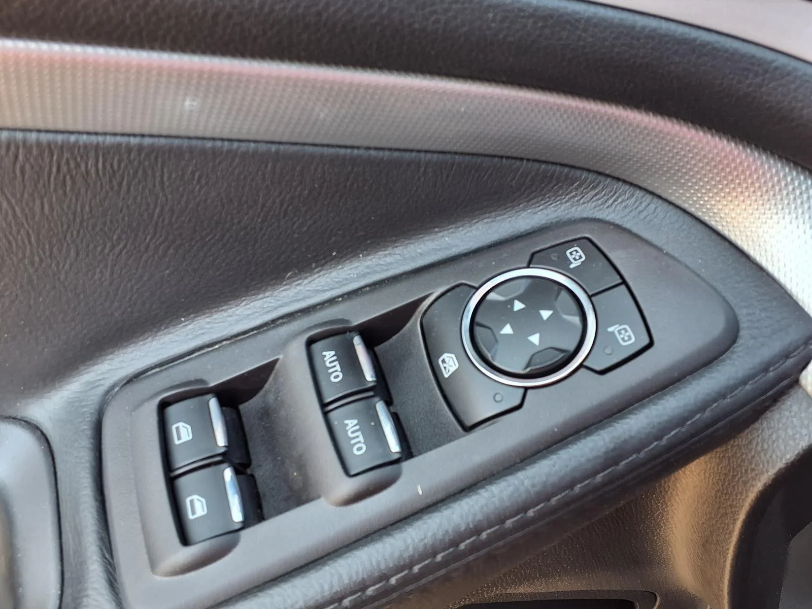 Used 2015 White Platinum Metallic Tri-Coat Ford XLT image 7
