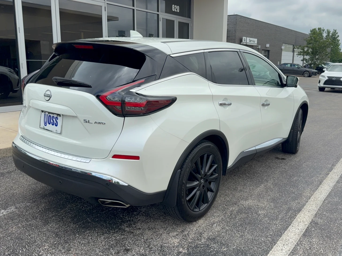 Used 2024 Pearl White TriCoat Nissan SL image 3