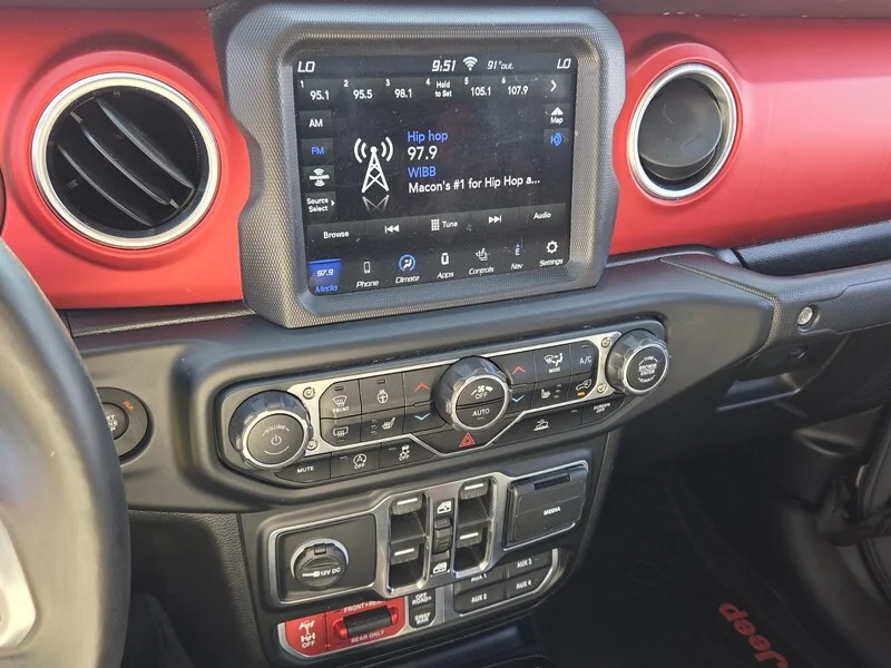 Used 2020 Gray Clearcoat JEEP RUBICON image 19