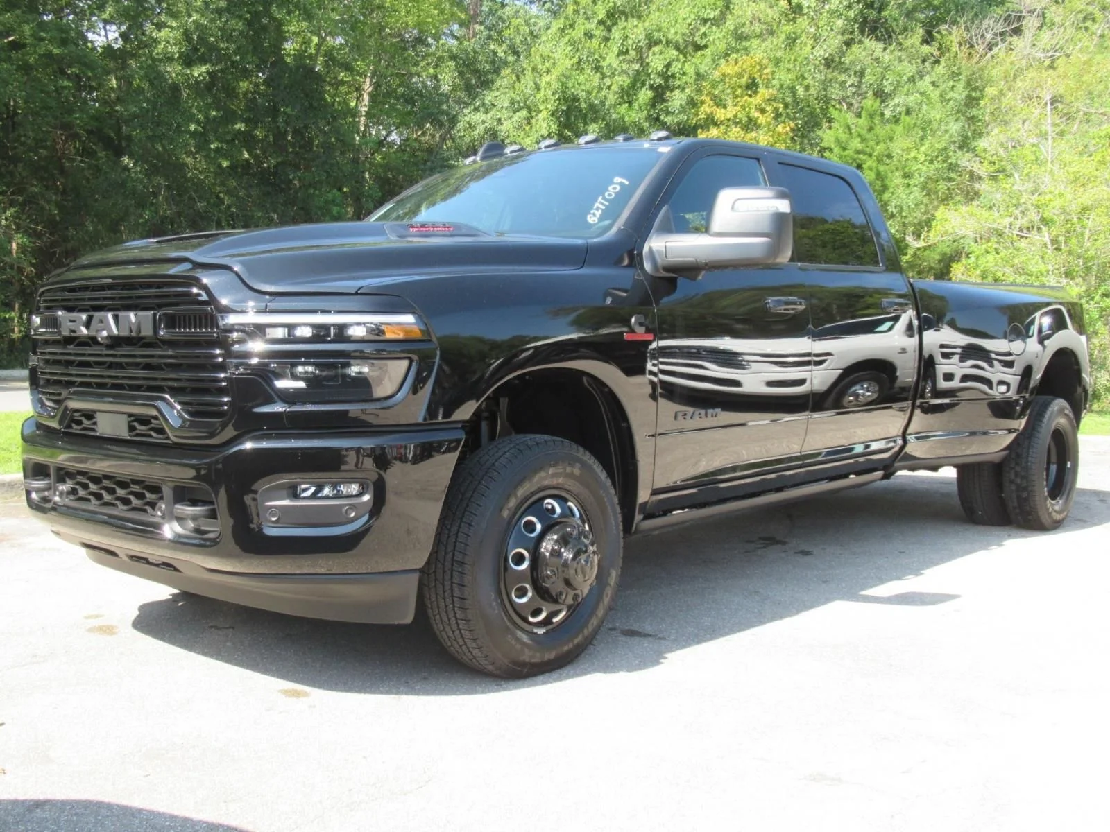 New 2027 Diamond Black Crystal Pearlcoat RAM Laramie image 3