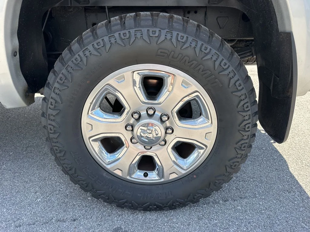 Used 2014 Red Ram Laramie image 12