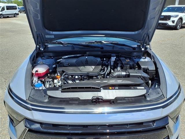 Used 2024  Hyundai  image 29