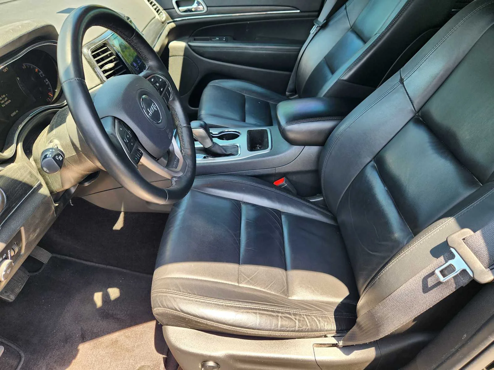 Used 2019 Black Jeep Limited 4x2 image 11