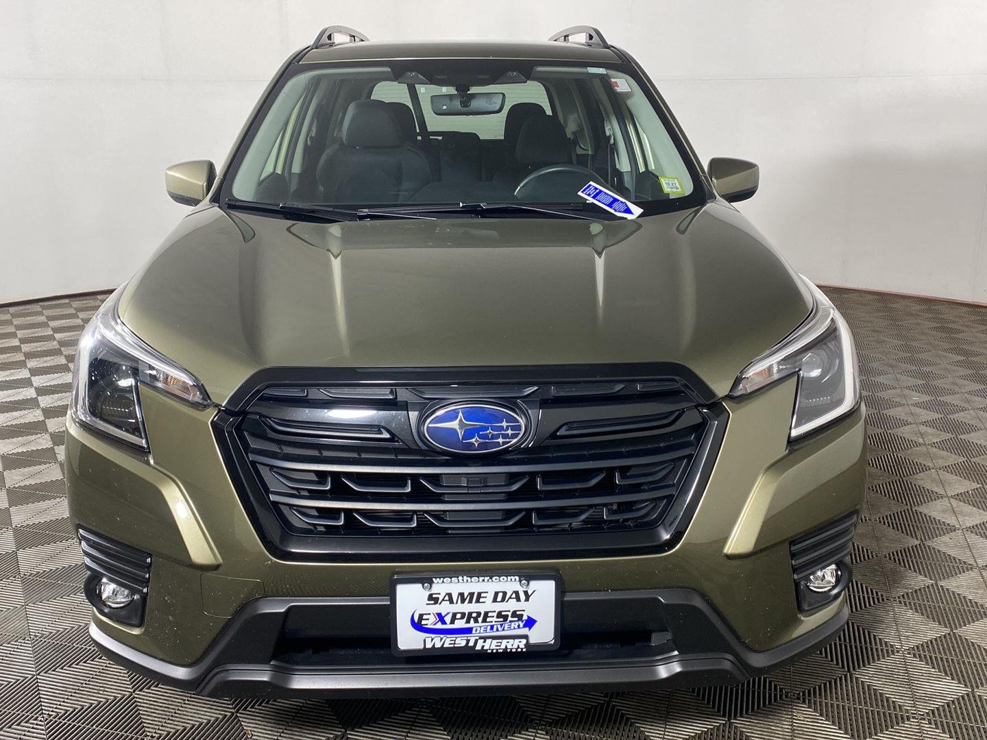 Used 2024 Autumn Green Metallic Subaru Premium image 11