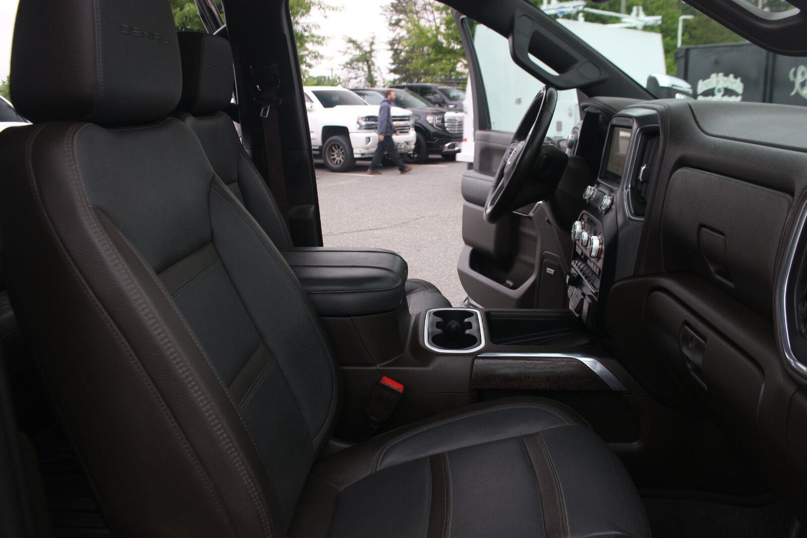 Used 2023 Ebony Twilight Metallic GMC Denali image 39
